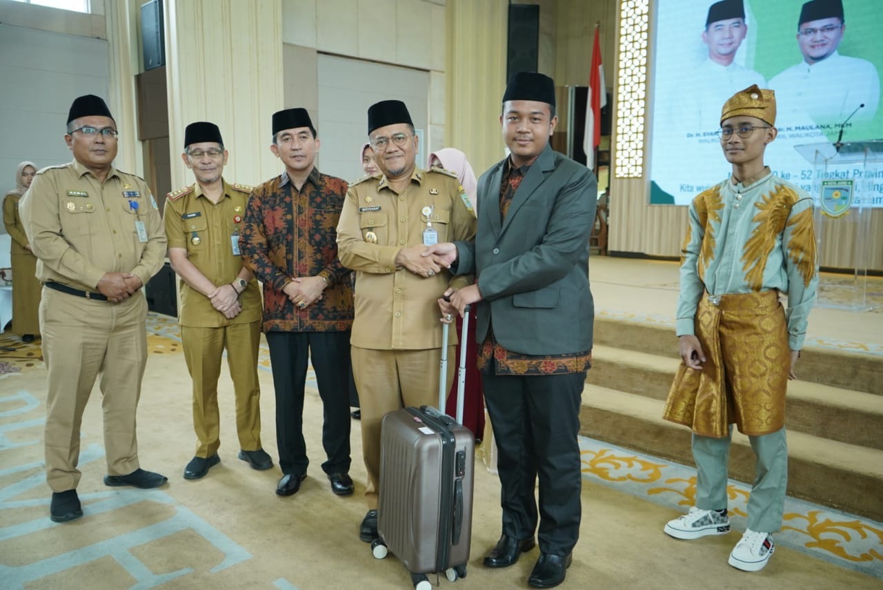 cover Siap Pertahankan Juara Umum, Maulana Lepas Kafilah MTQ Kota Jambi