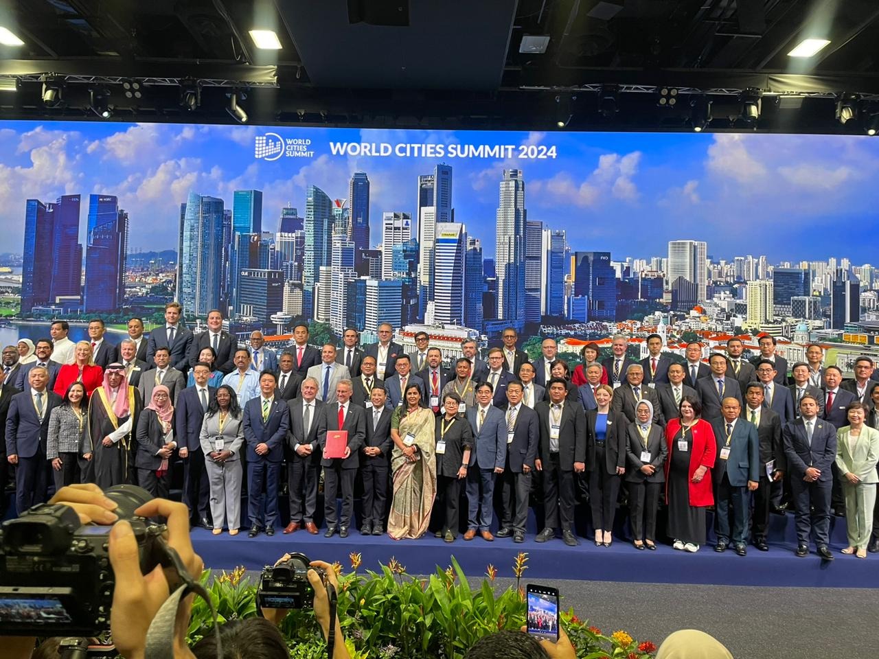 cover Hadiri World Cities Summit, Berikut Komitmen yang Dibuat Pj. Wali Kota Jambi di Singapura