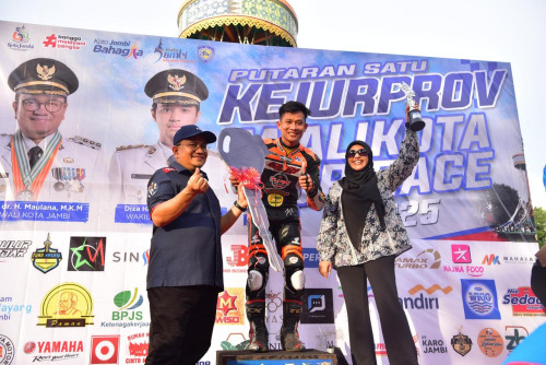 cover Sukses Gelar Kejurprov Balap Motor Tanpa APBD : Wali Kota Maulana Buktikan Event Besar Bisa Lahir dari Kolaborasi