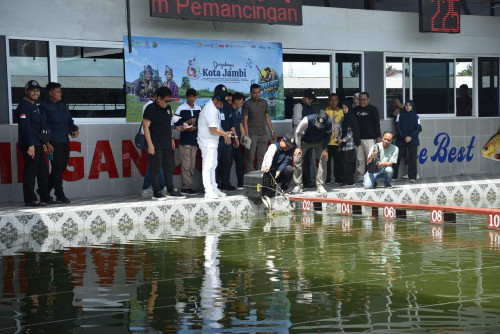 cover Seru! Lomba Mancing HUT Kota Jambi : Dari Doorprize hingga Promosi Wisata Donorejo