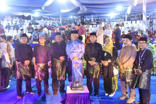 cover Unggul Se-Provinsi Jambi, Kafilah Kota Jambi Kembali Raih Juara Umum MTQ-53 Tingkat Provinsi Jambi