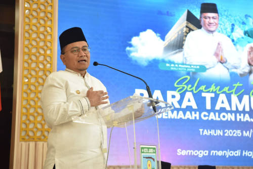 cover 660 Calon Jamaah Haji Kota Jambi Diberangkatkan, Wali Kota Maulana: “Ini Momen Perjalanan Rohani dan Perbaikan Diri”