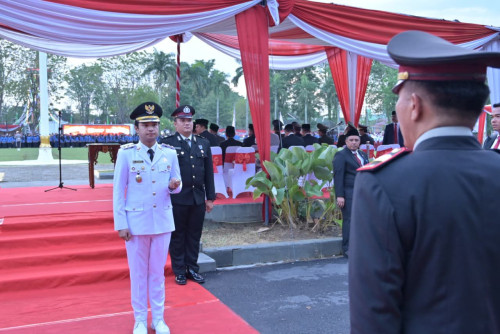 cover Wawako Diza Pimpin Upacara Penurunan Bendera, Ajak Generasi Muda Tanamkan Cinta Tanah Air