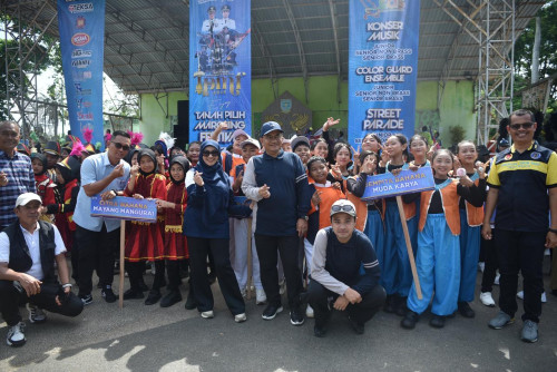 cover Buka Marching Festival, Wali Kota Maulana Dorong Pelajar Jambi Lebih Kreatif dan Kompak