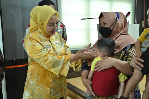 cover Percepat Penurunan Stunting, Pj Wali Kota Jambi Gelar Program Pemberian Makanan Tambahan Di Kecamatan