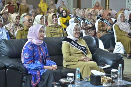 cover Tingkatkan Kapasitas Pendidikan Anak Usia Dini, Pj Wali Kota Beri Motivasi Bunda PAUD Se-Kota Jambi