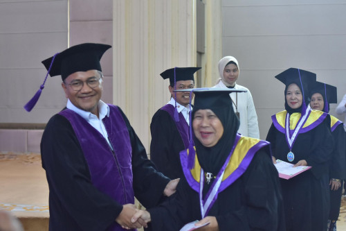 cover Wisuda Selantang Ramah dan Launching Selantang Purnawira Warnai Perjalanan Program Lansia Bahagia