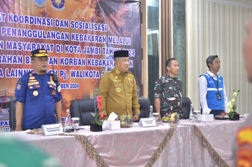 cover Wakili Pj Wali Kota, Sekda Buka Rakor Penanganan Kebakaran Dan Salurkan Bantuan Korban Bencana Di Kota Jambi